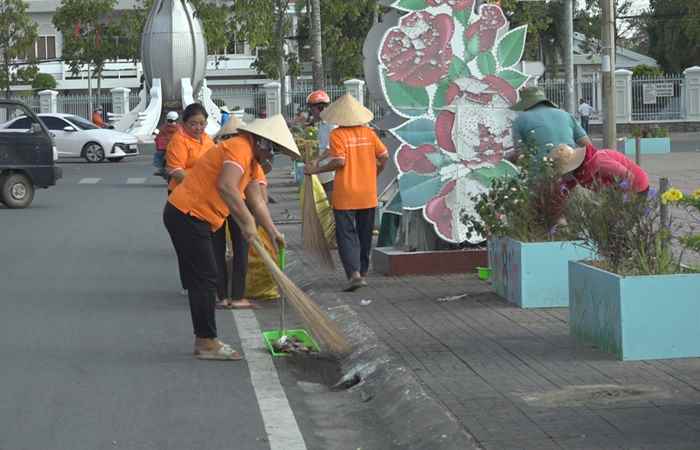 Long Phú phát động thu gom rác thải bảo vệ môi trường